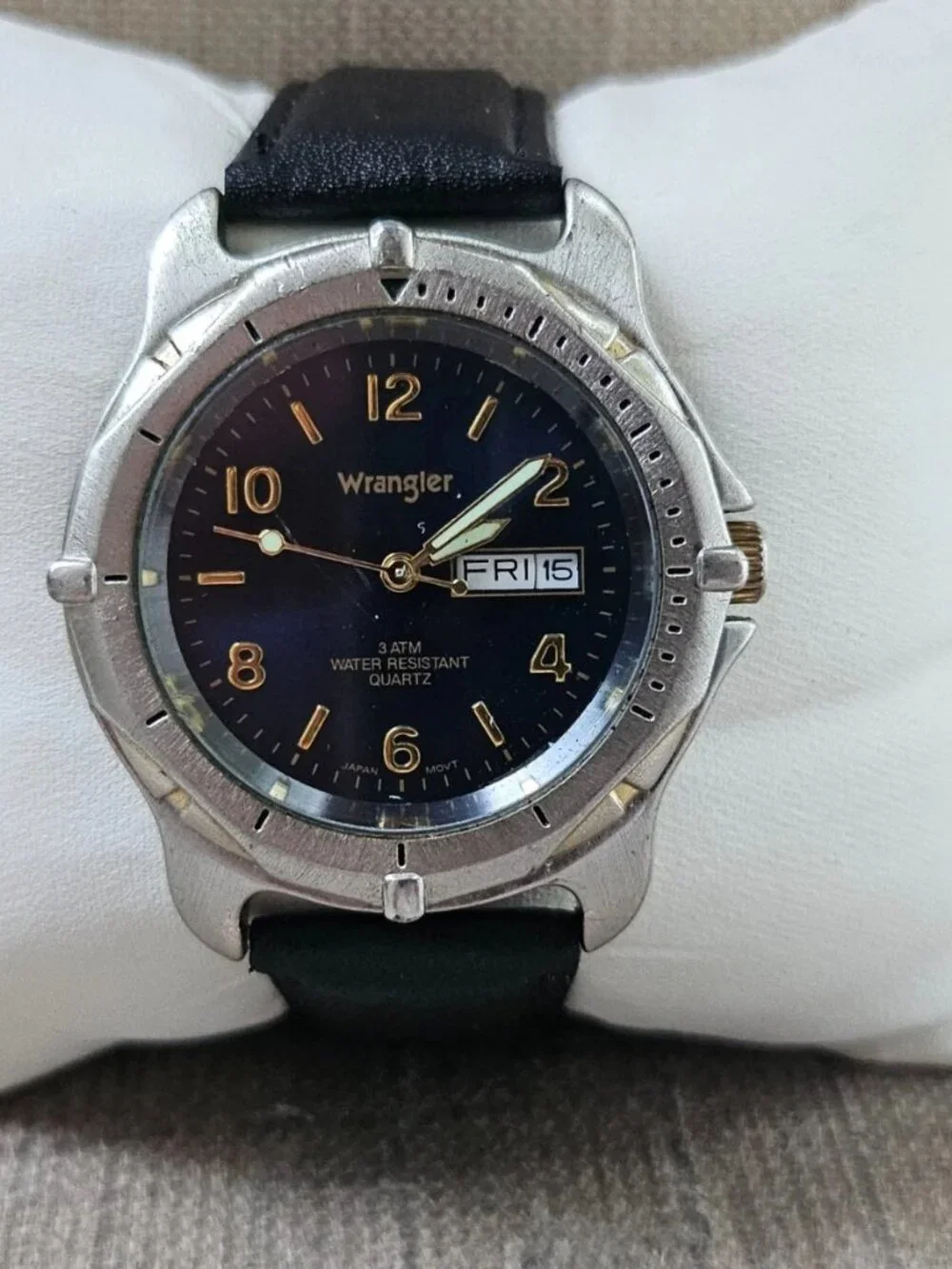 Vintage Wrangler Men Wristwatch Silver Tone Case Day/Date Calendar Quartz Watch